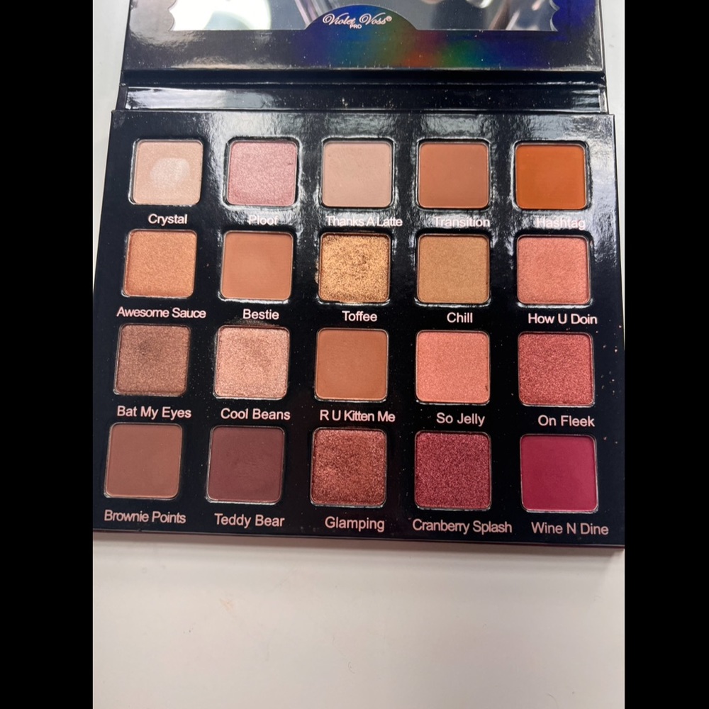 🩵🩵Violet Voss Holy Grail Eyeshadow Palette